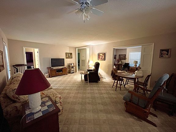 4th image of 1890 Sun Valley Dr