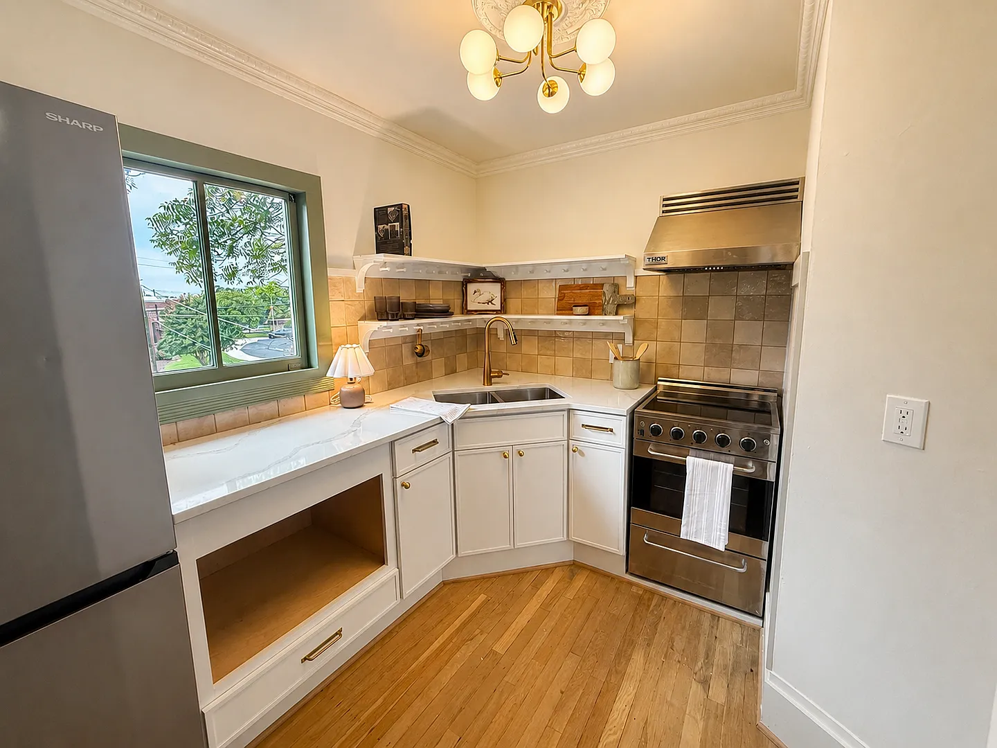 One Bedroom Apartment in Historic Downtown Burlington — Photo 3