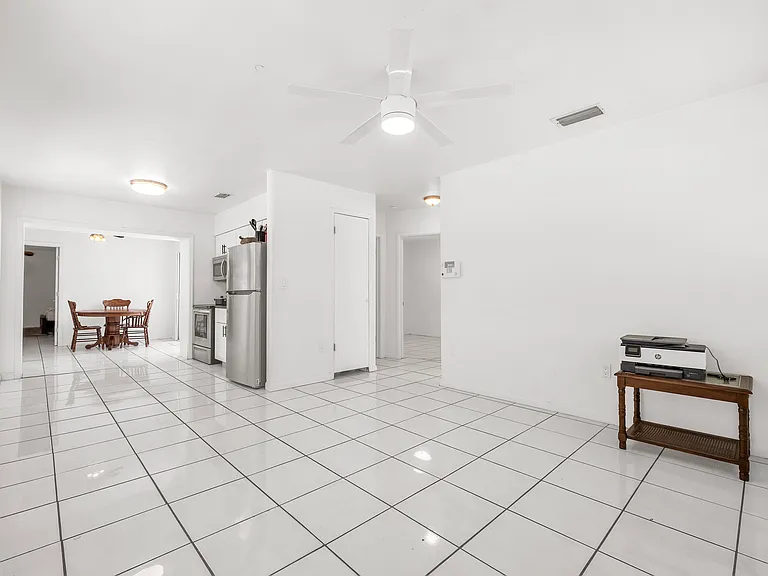 311 N Arcadia Ave #311 — Photo 3