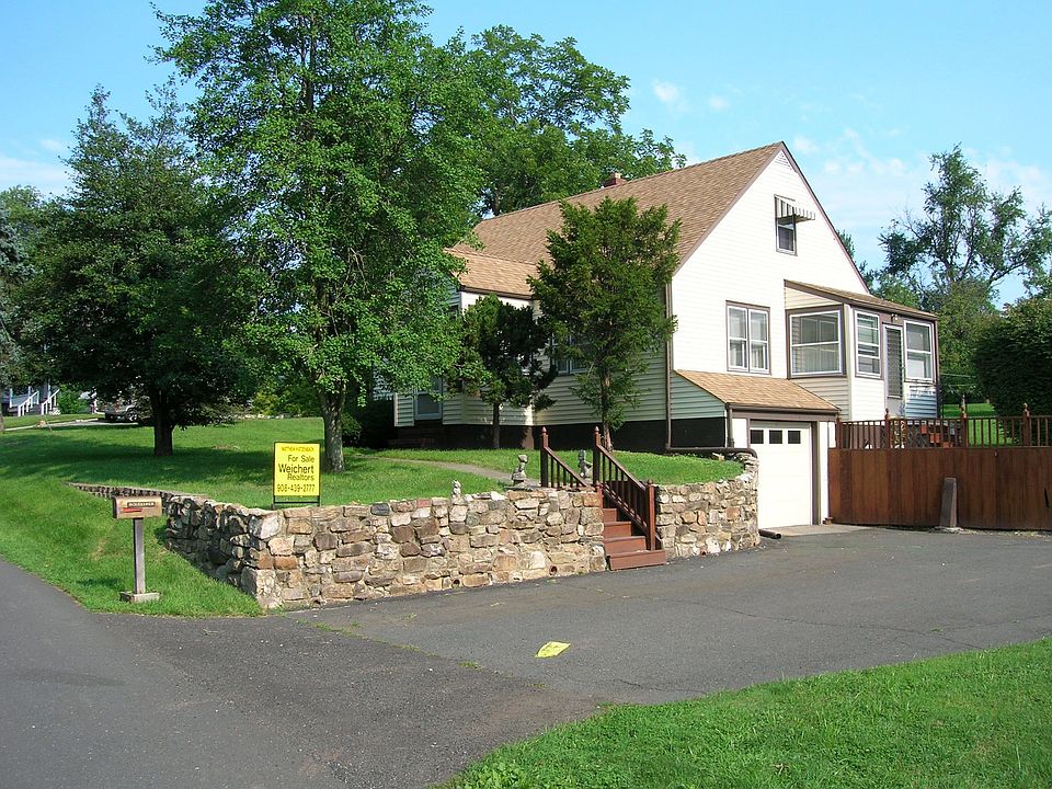 Tree lined lot