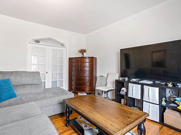 3rd image of 20-21 43rd St