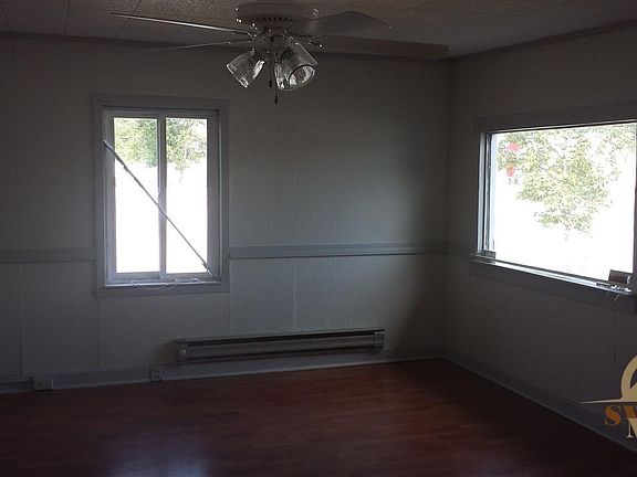 5th image of 311 10th Ave W