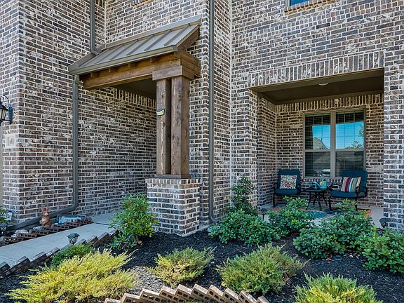 2nd image of 6005 Horsetail Dr