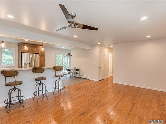 3rd image of 95 Rosemary Ln