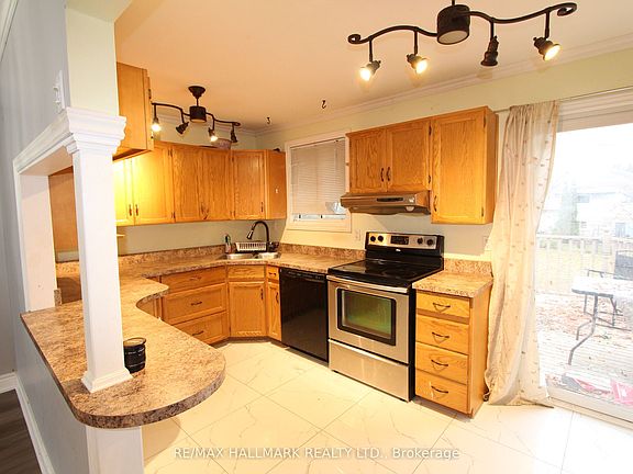 5th image of 8 Meadowland Ave