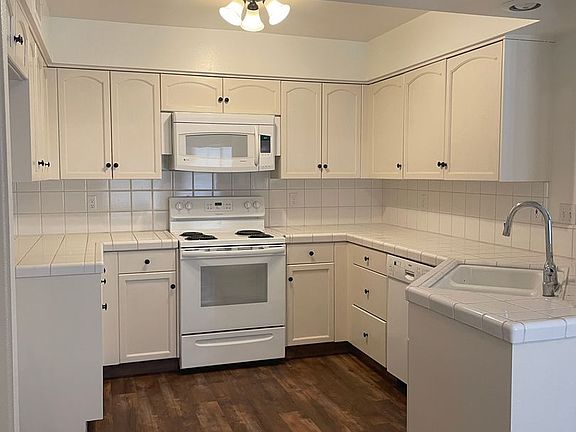 2nd image of 9286 N Bramwell St