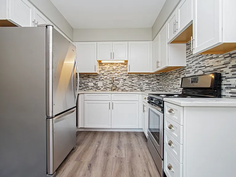 1360 W Byron Ave #D — Photo 3