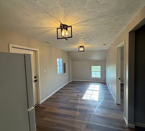 2nd image of 13961 S Main St #B