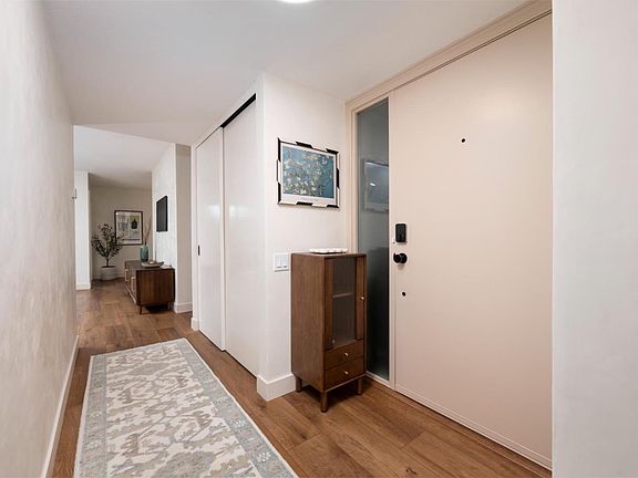 3rd image of 3323 La Mesa Dr APT 2