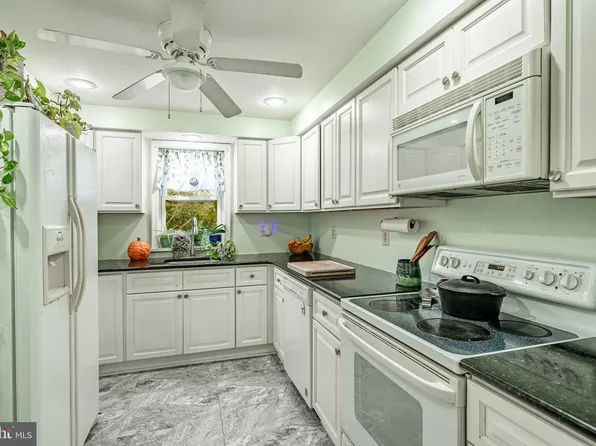 430 4th Ave, Parkesburg, PA 19365