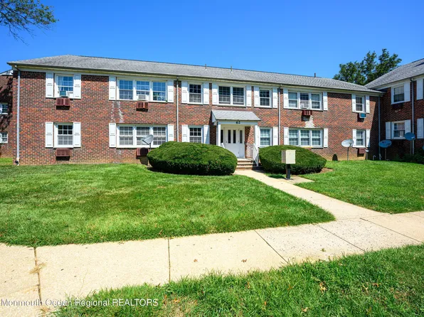 62 Stonehurst Boulevard #B, Freehold, NJ 07728