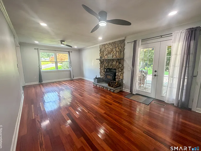 17 Kingsbury Rd — Photo 4