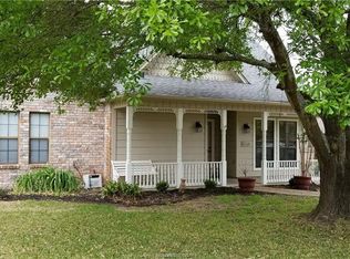 9224 Shadowcrest Dr, College Station, TX 77845