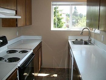 4th image of 12313 33rd Ave NE APT 302