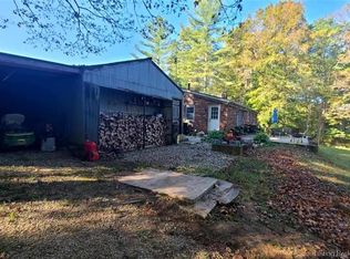 352 E Brown Rd, Pekin, IN 47165