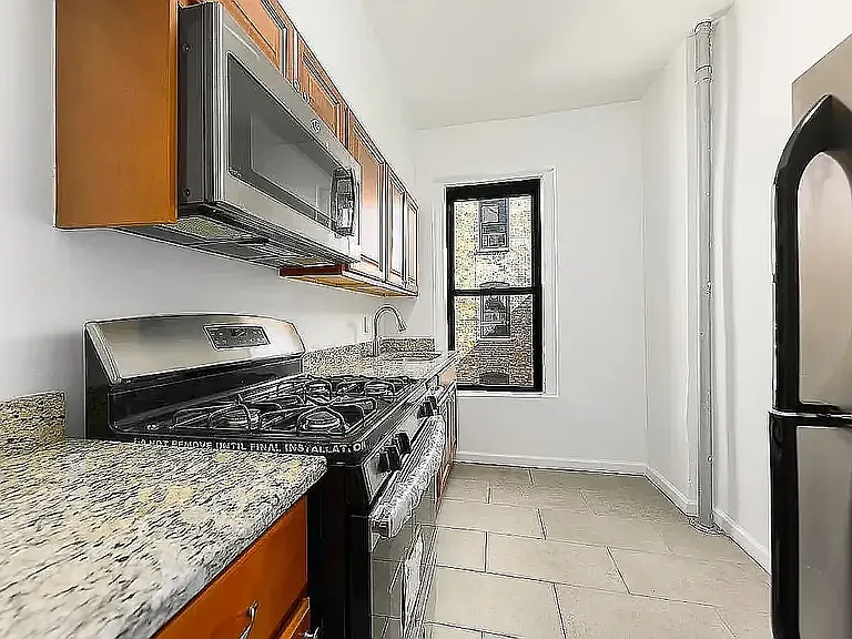631 W 207th St #55631 — Photo 4