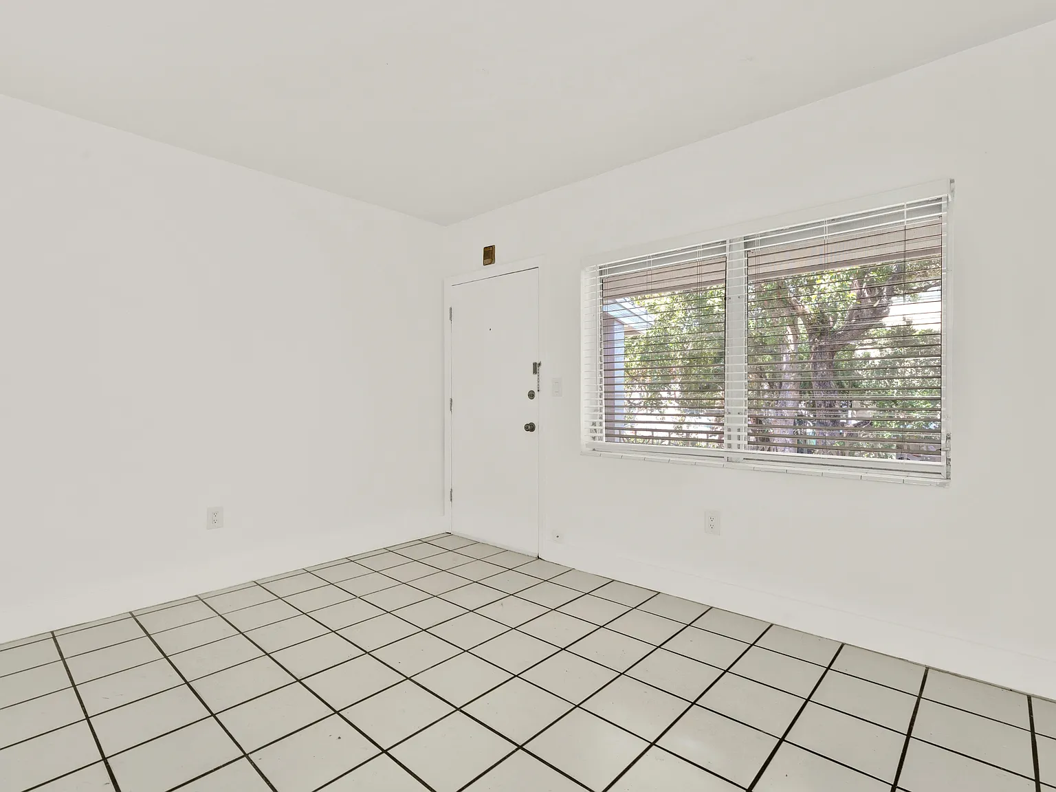 426 Santander Ave. - 11 — Photo 4