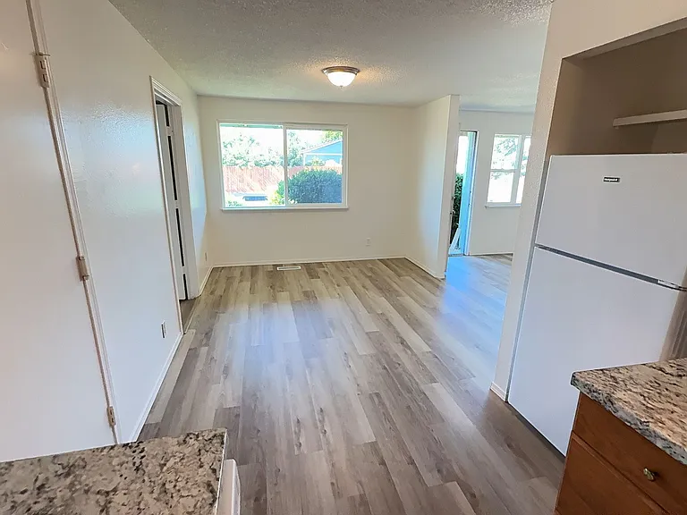 1229 Hemlock Loop — Photo 2