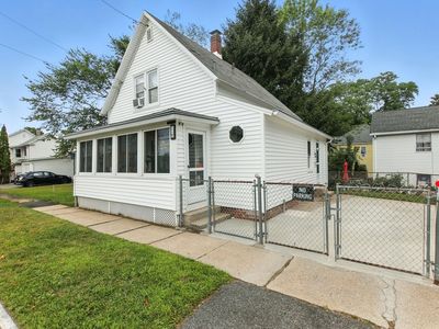 2 Lyons St, Springfield, MA, 01151