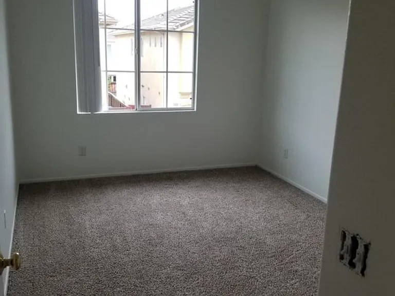 11350 Pond Ln — Photo 14