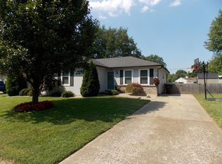 3704 Bartlett Ct, Louisville, KY 40218
