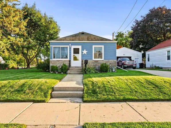 2943 East Whittaker AVENUE, Saint Francis, WI 53235