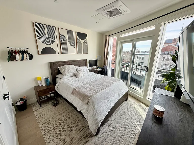 120-126 Emerson St #5 — Photo 16