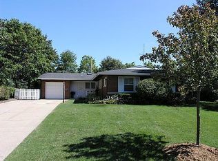 1109 Raleigh Rd, Glenview, IL 60025