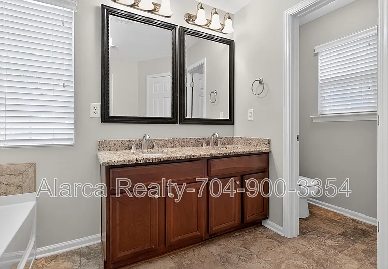 2041 White Cedar Ln — Photo 29