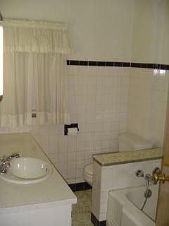 5th image of 6526 Belmont Ave