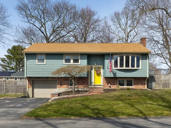 21 Julie Ave, Brockton, MA 02301