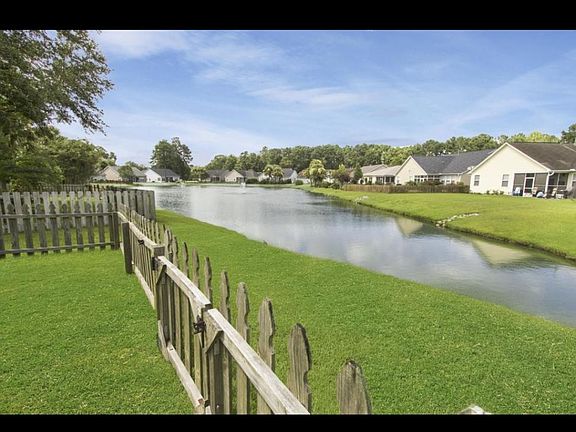 3rd image of 4952 Franconia Dr