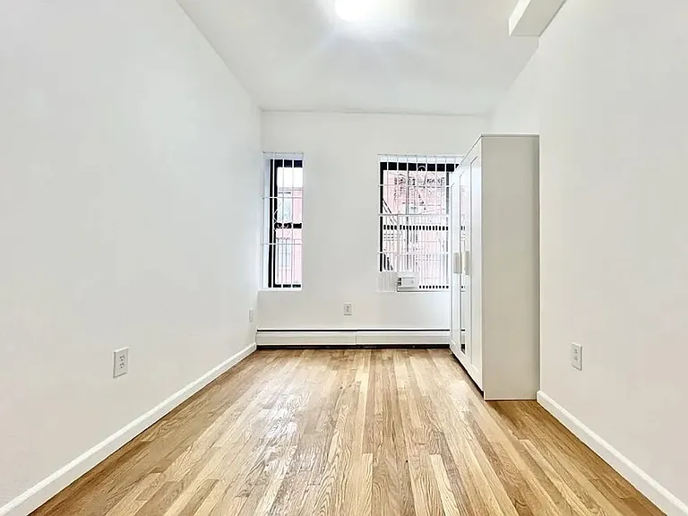 291 E 3rd St #5B — Photo 10