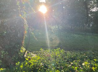 202 Hogan Rd, Hamden, CT 06518