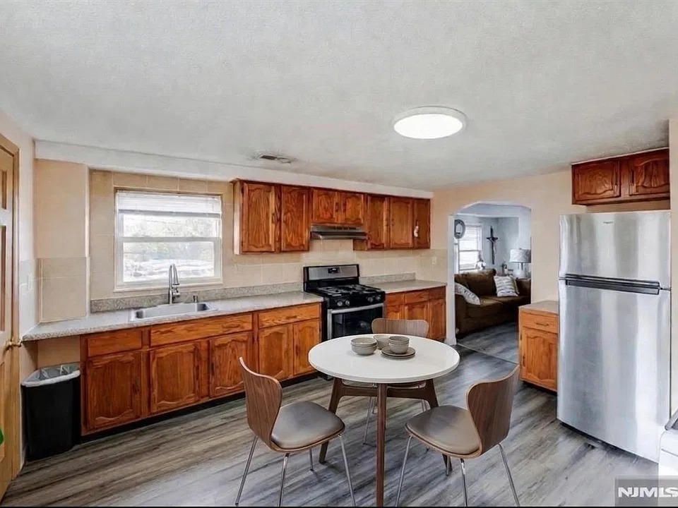 327 Stover Ave