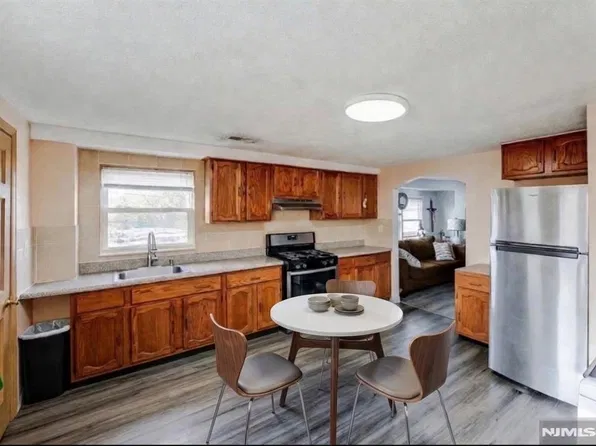 327 Stover Ave, North Arlington, NJ 07031