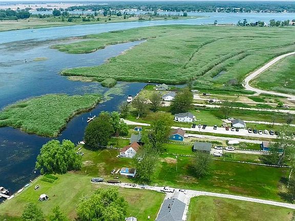 5th image of 3842 Middle Channel Dr
