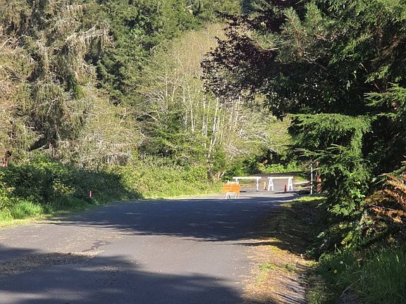 5th image of 344 Hemlock Rd