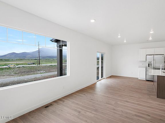 5th image of 2035 N High Uintas Ln