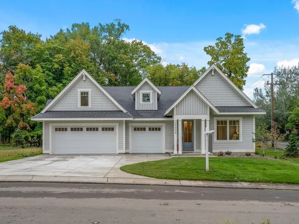 25370 Park Ln, Shorewood, MN 55331