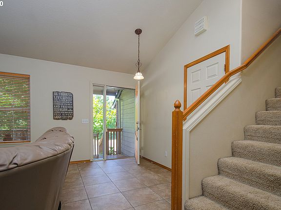 4th image of 1606 SE 67th Ave