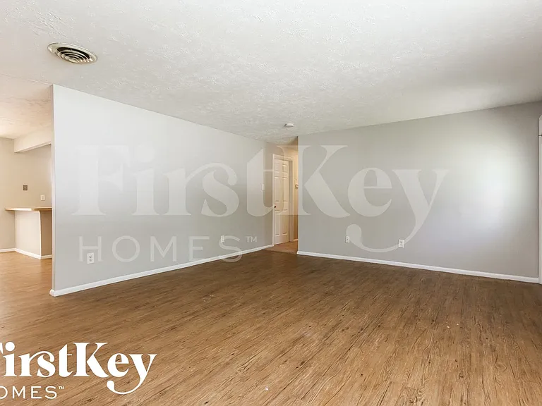 10137 Lawnhaven Ct — Photo 3