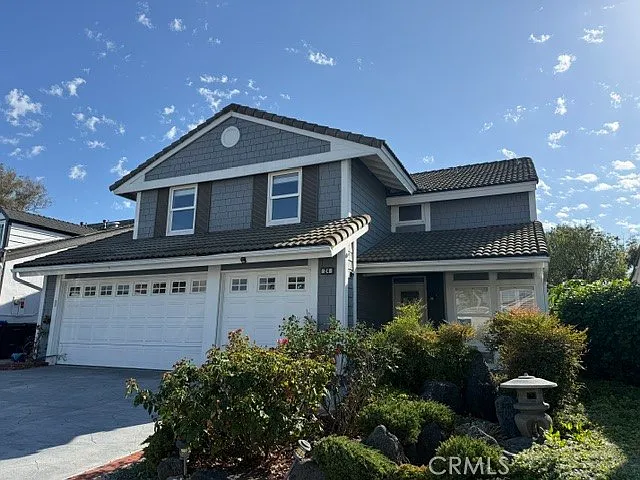6 bed, 3.5 bath, 2955 sqft, $6,250 — Photo 2