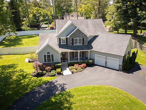 5th image of 1086 Kingsley Rd