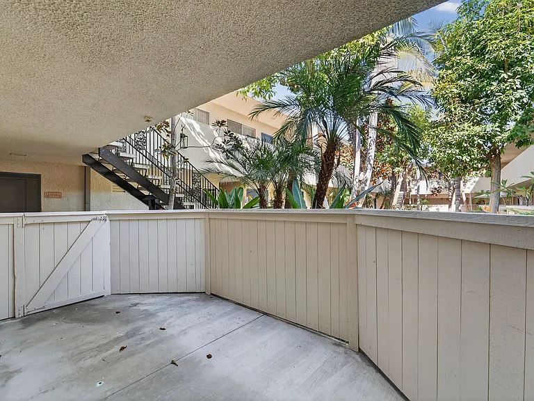 Country Club West — Photo 38