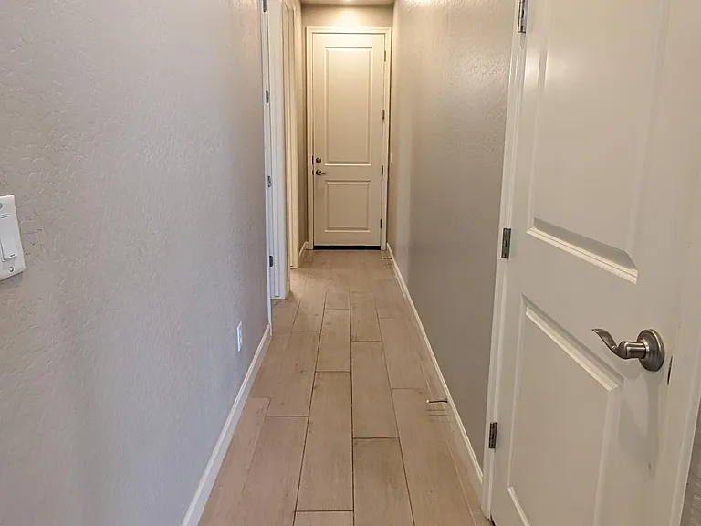 2119 E Kings Ave — Photo 10