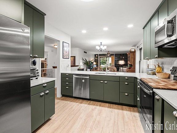 3rd image of 2164 Wildfield Dr NE