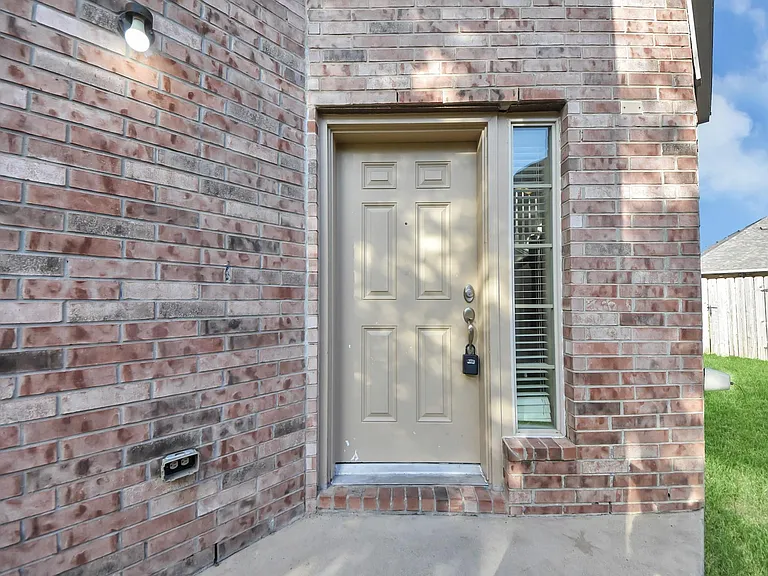 6106 Grassy Haven Ln — Photo 8