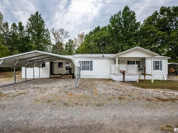 370 Dove Ln, Elkville, IL 62932