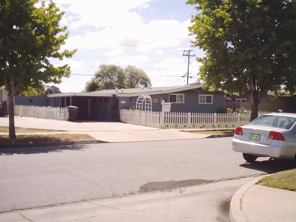 2nd image of 1018 Tyler St